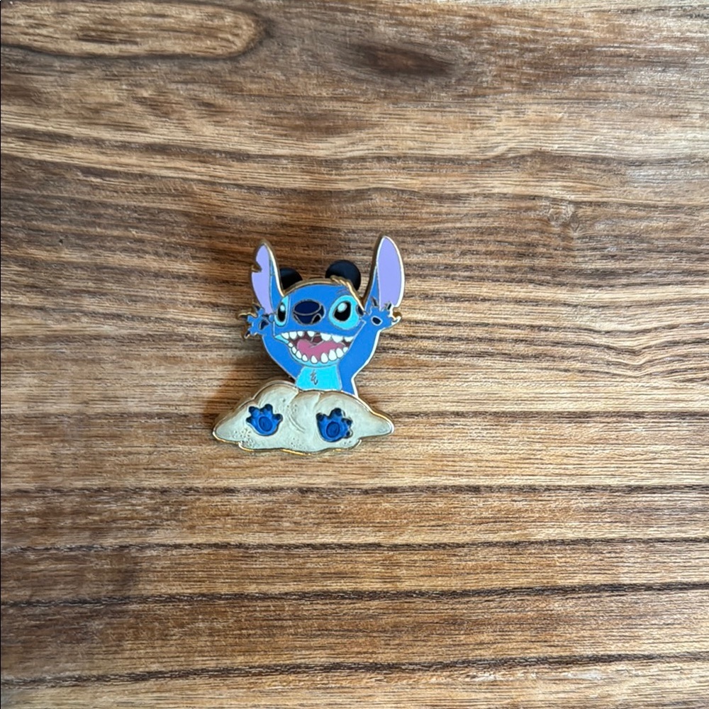 Disney Stitch Blue and Gold Pin